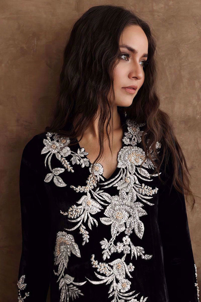 LV-10 - Signature Kaftans by Rozina Munib