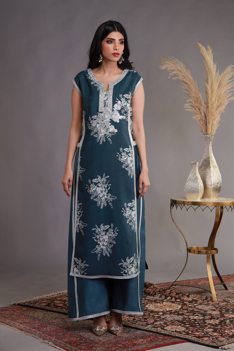 WFE-05 - Winter Festive '25 by Shamaeel Ansari