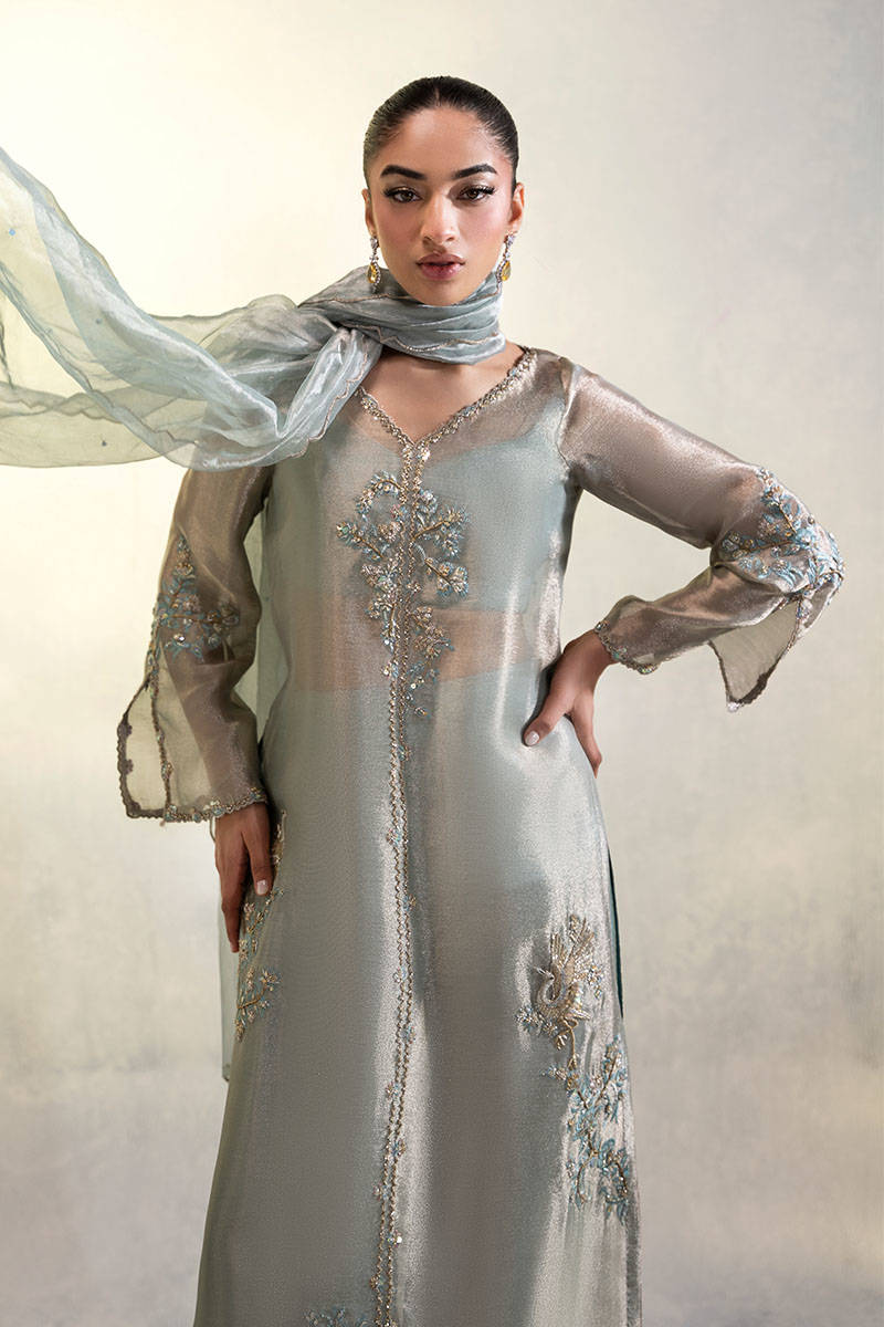 Secret Swan - Love in the Air by ZAINAB SALMAN