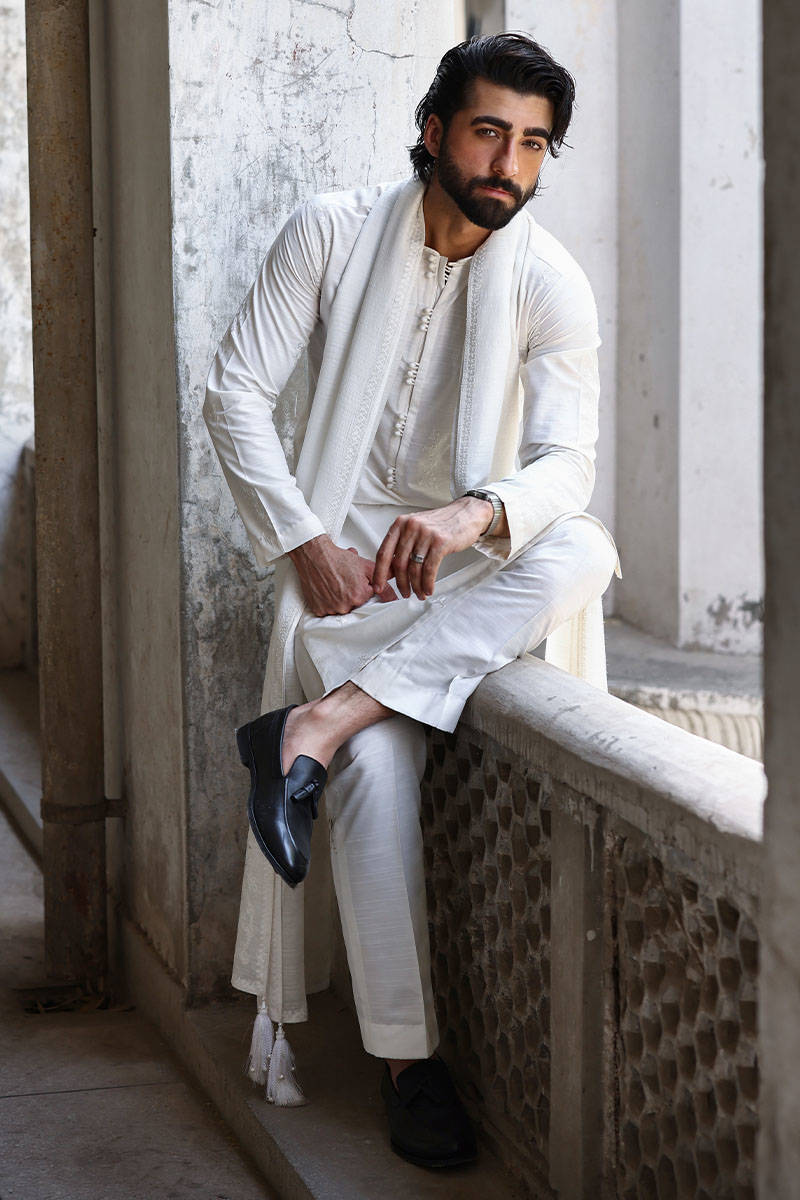 Safaid - Ankh Macholi Festive Edit by MNR