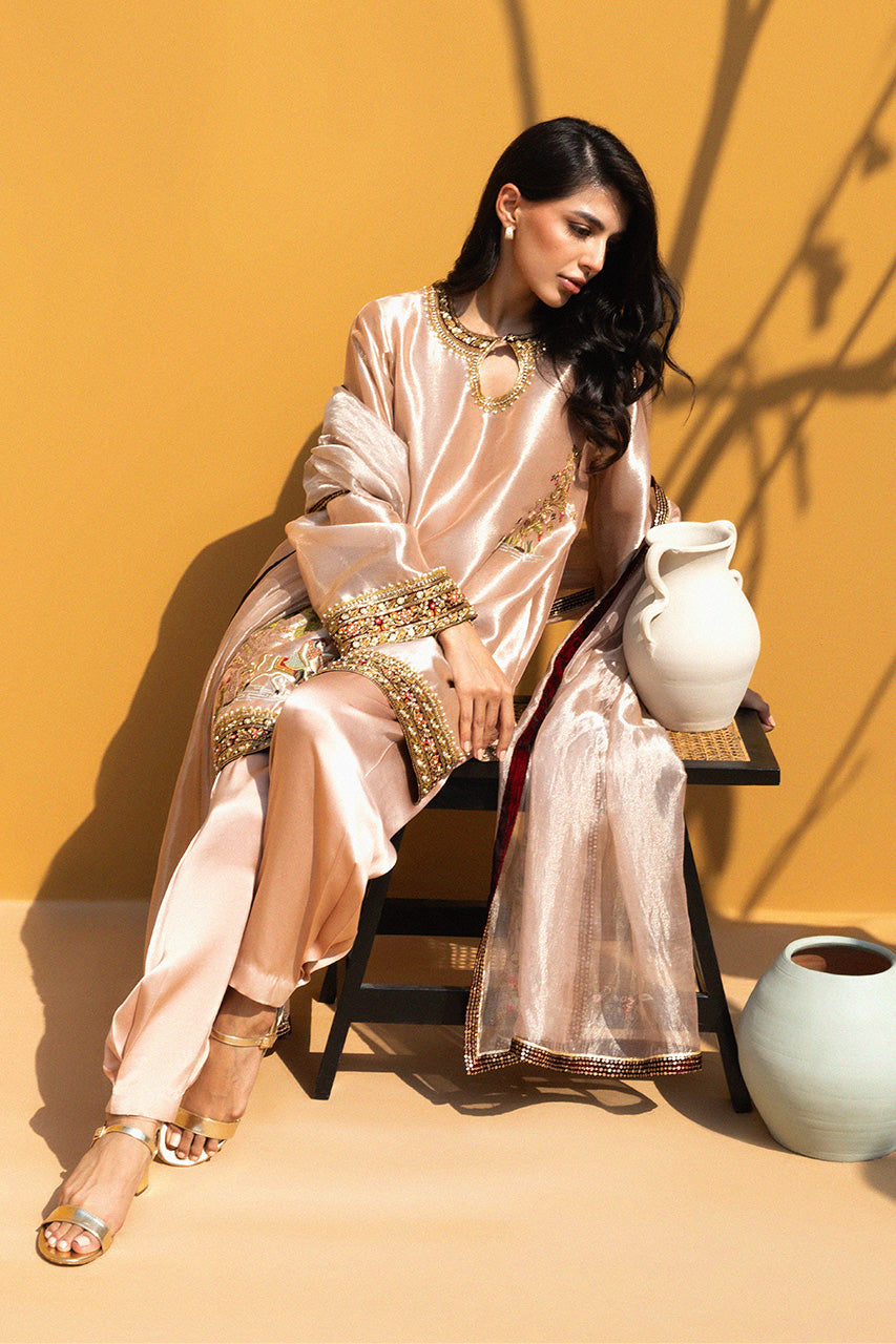 Manira - Velvets | The Winter Edit by Sania Maskatiya