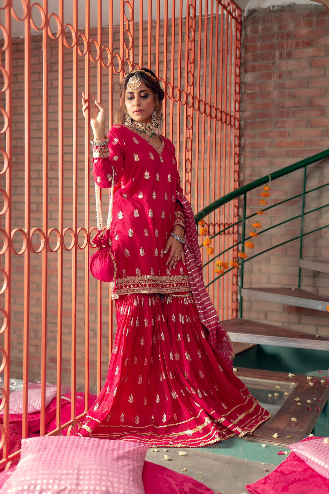 EMB-262 - ZEENAT VOL. 1&2 by Anum jung