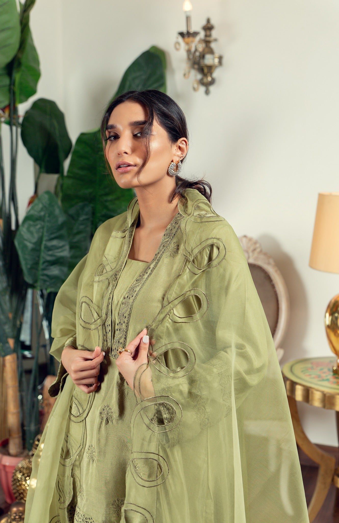 EMB-286 - Mira by Anum Jung