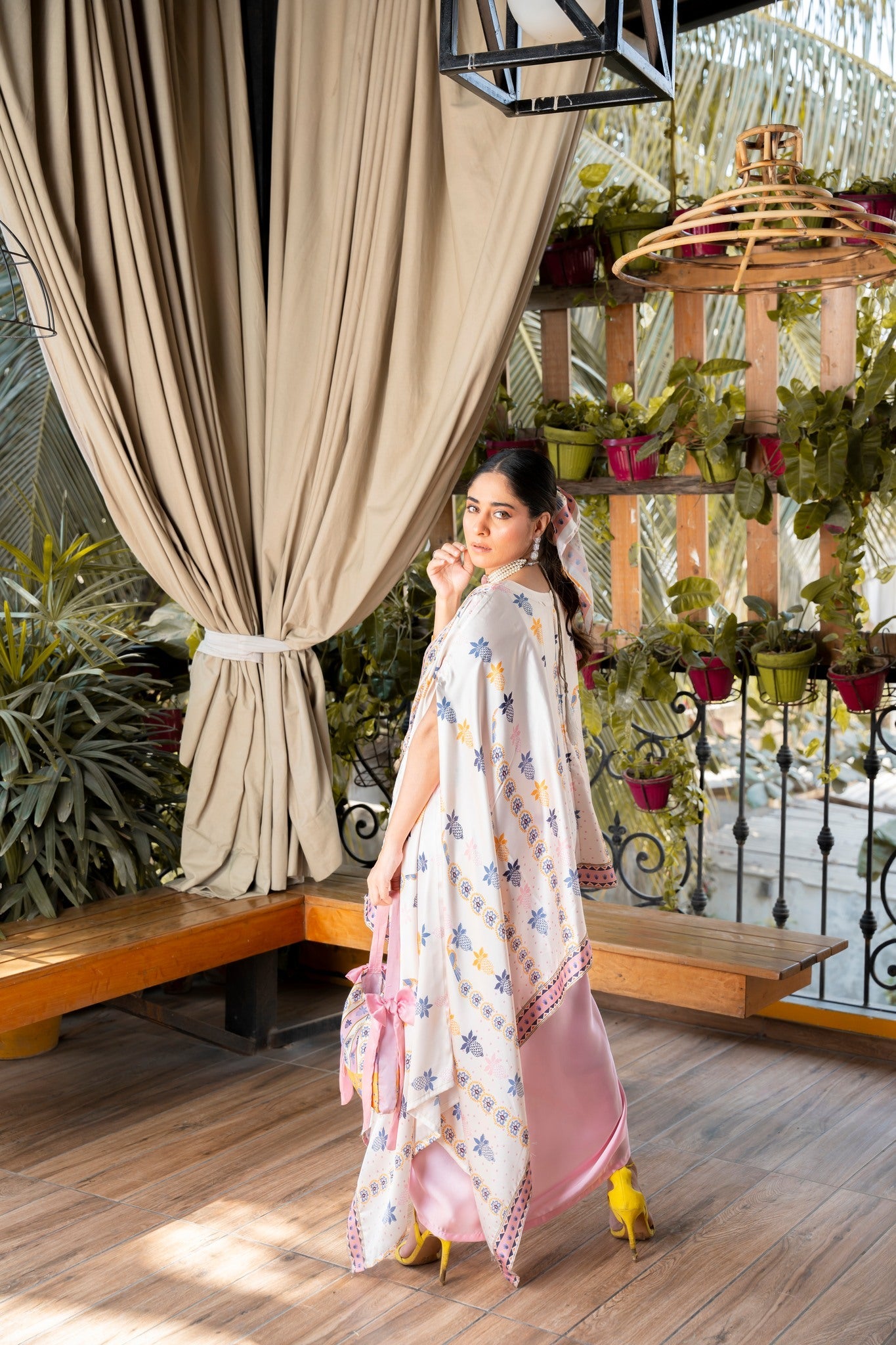 EMB-370 - Noya by Anum Jung