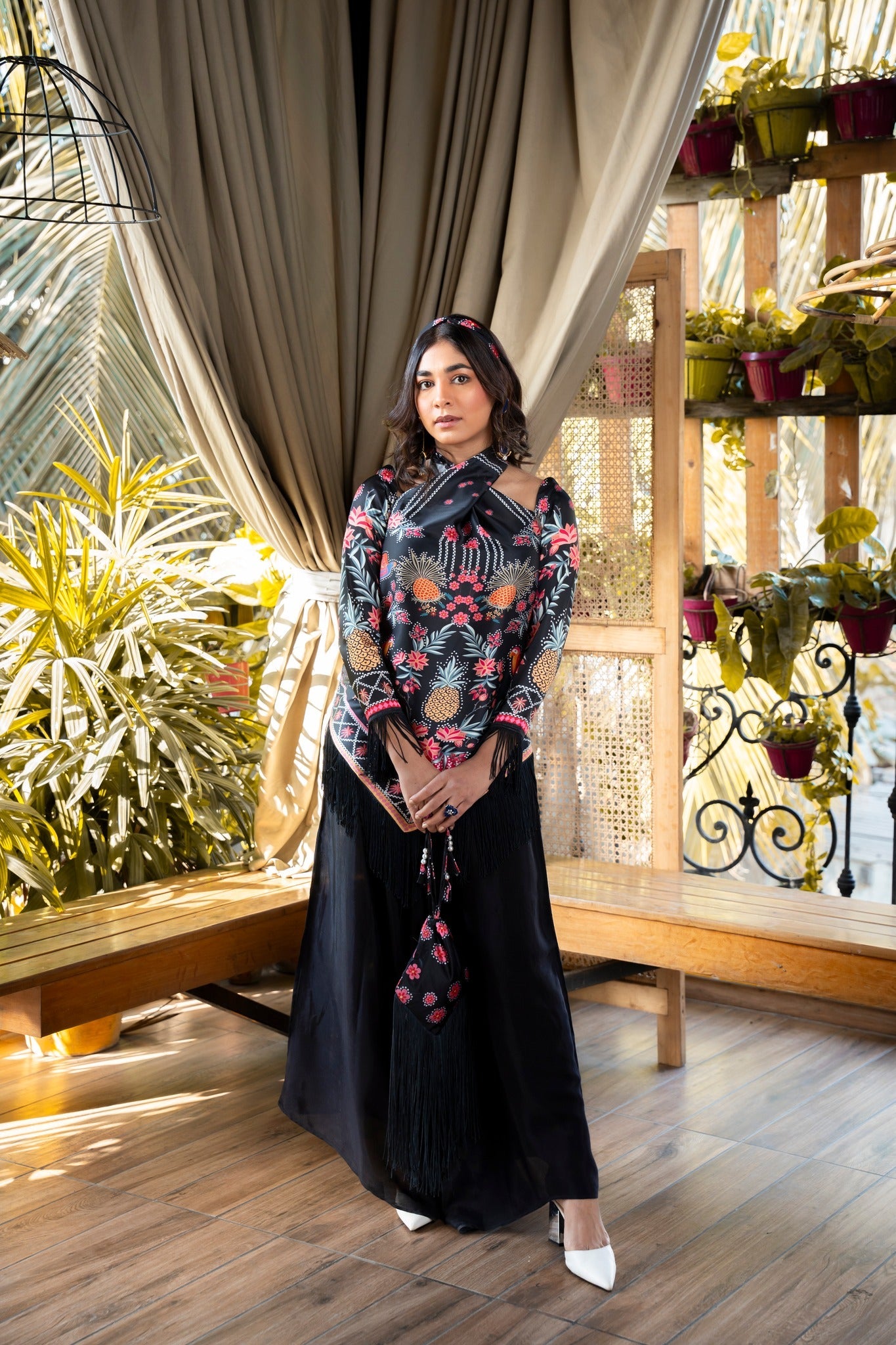 EMB-372 - Noya by Anum Jung