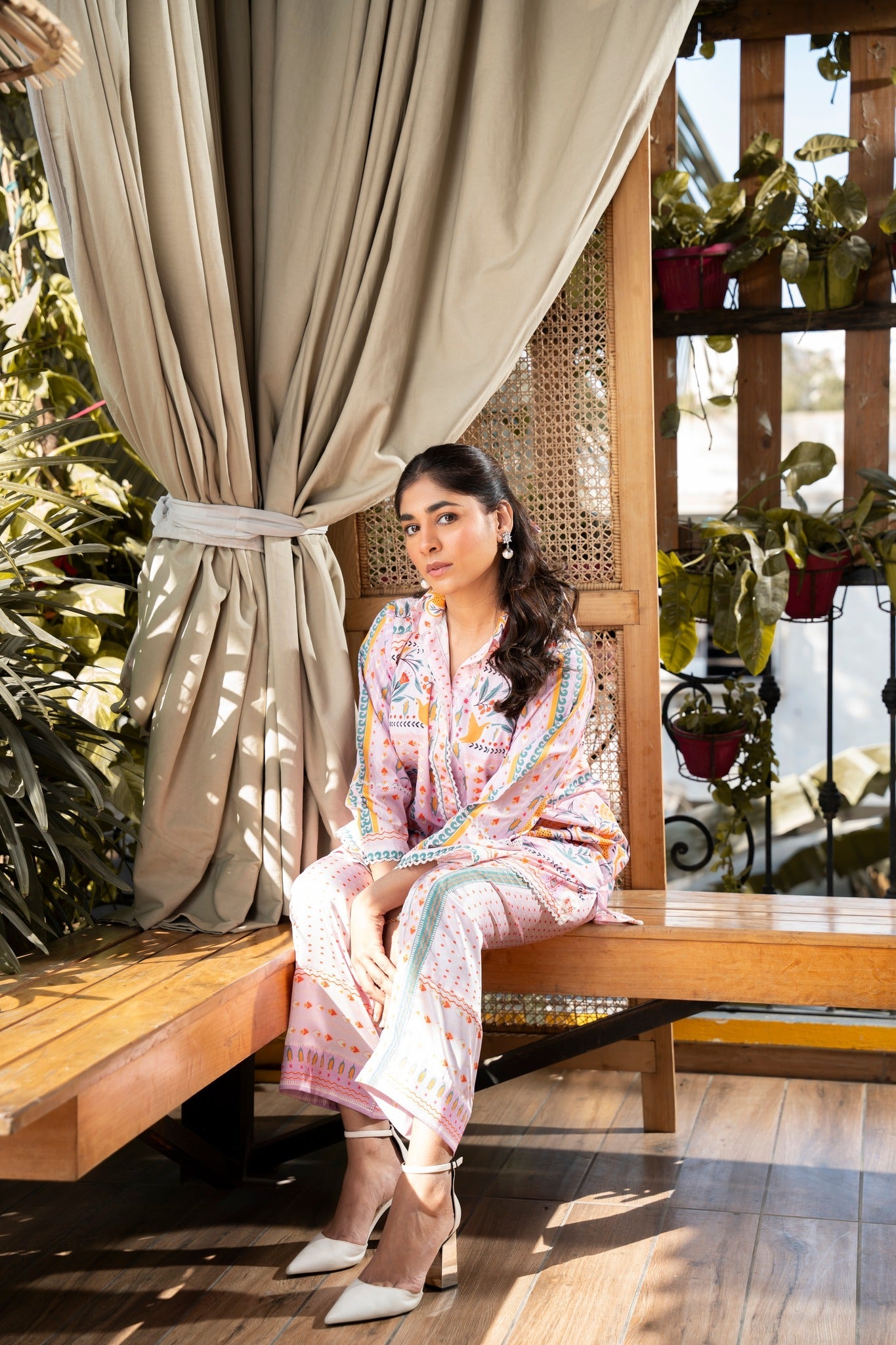 EMB-375 - Noya by Anum Jung