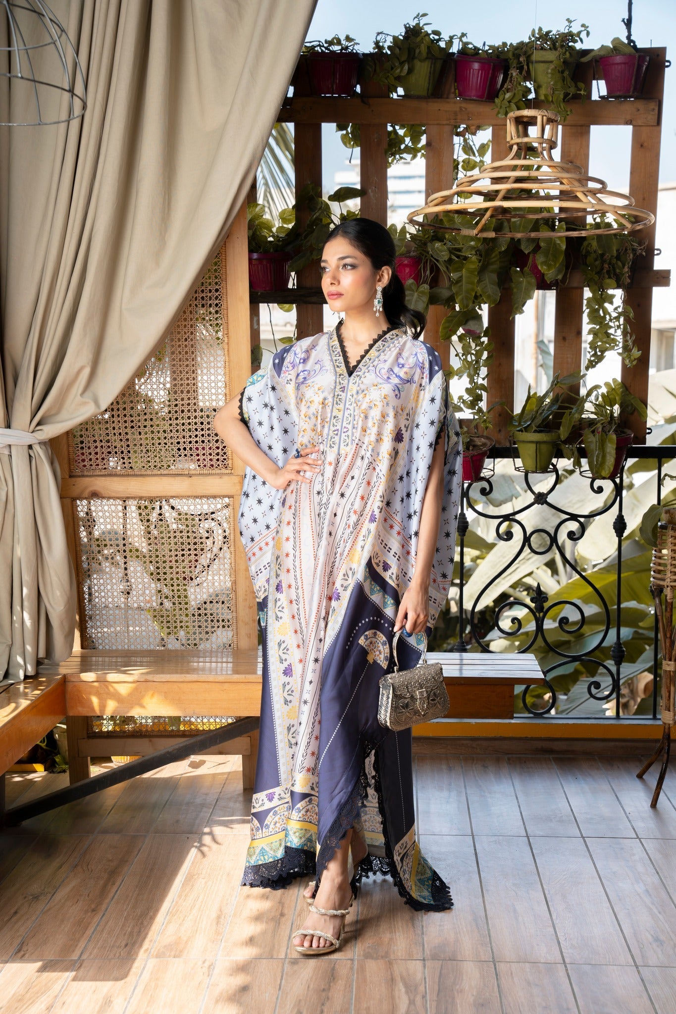 EMB-366 - Noya by Anum Jung