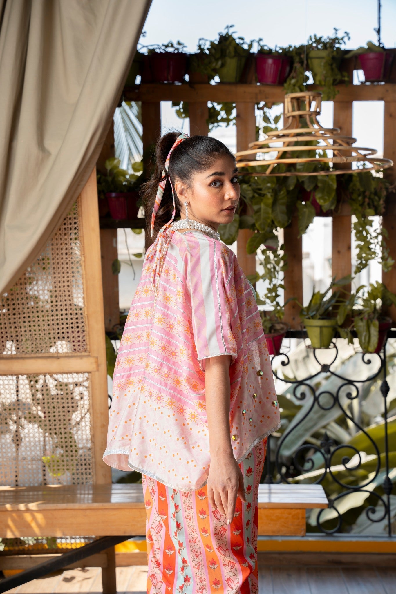 EMB-367 - Noya by Anum Jung