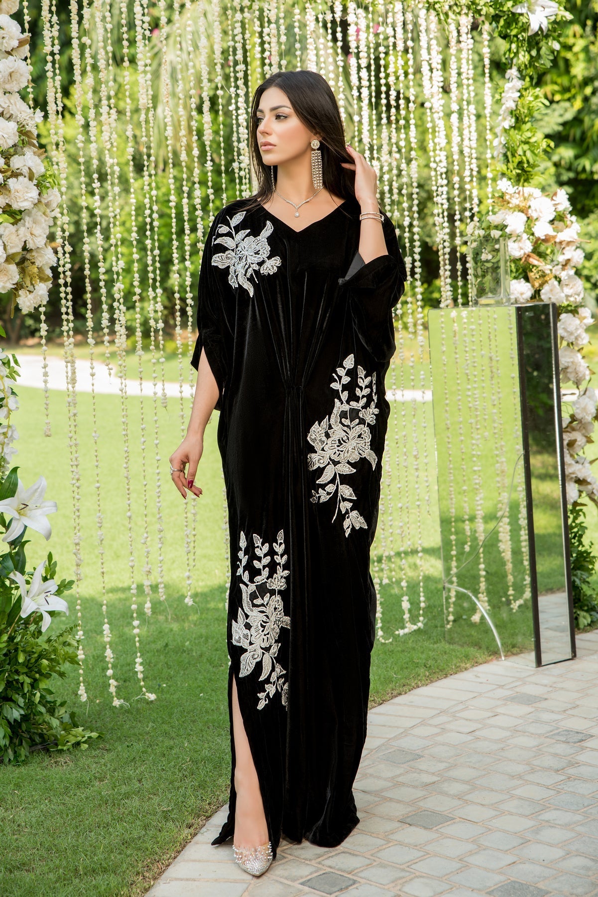 BLACK MOOSE - Elaheh Velvet'22 by Nayaa's