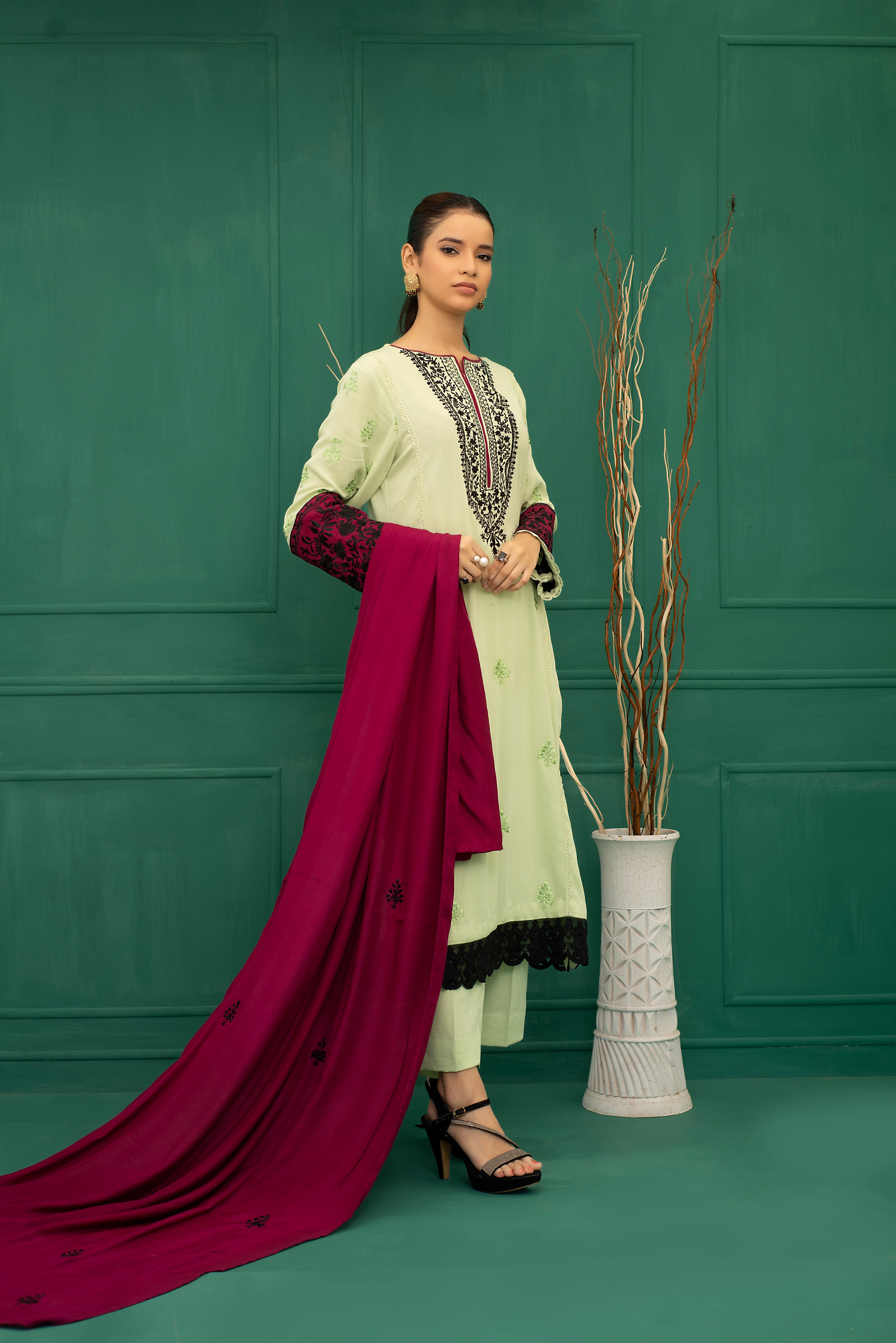 Forzen Berry - The Berry Eid Edit by Maira Murtaqi