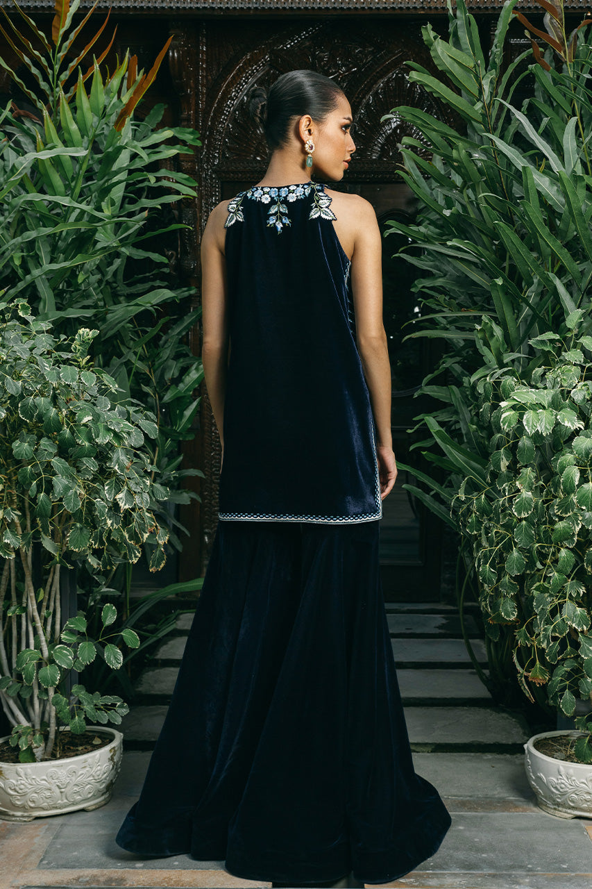 Noa - Reyna Velvets by Sania Maskatiya