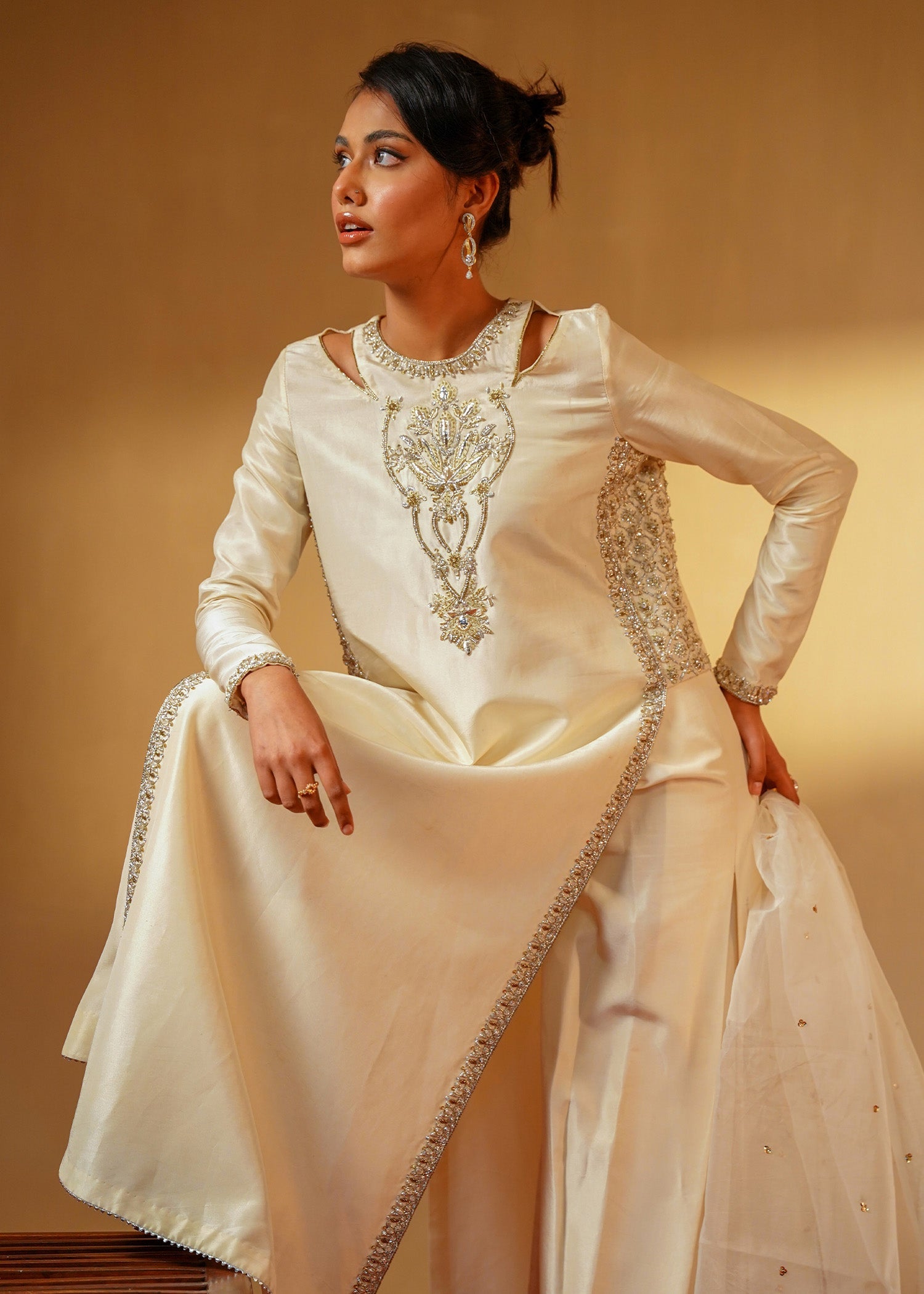 MONARQUE - Lustre by Shahid Chuhan