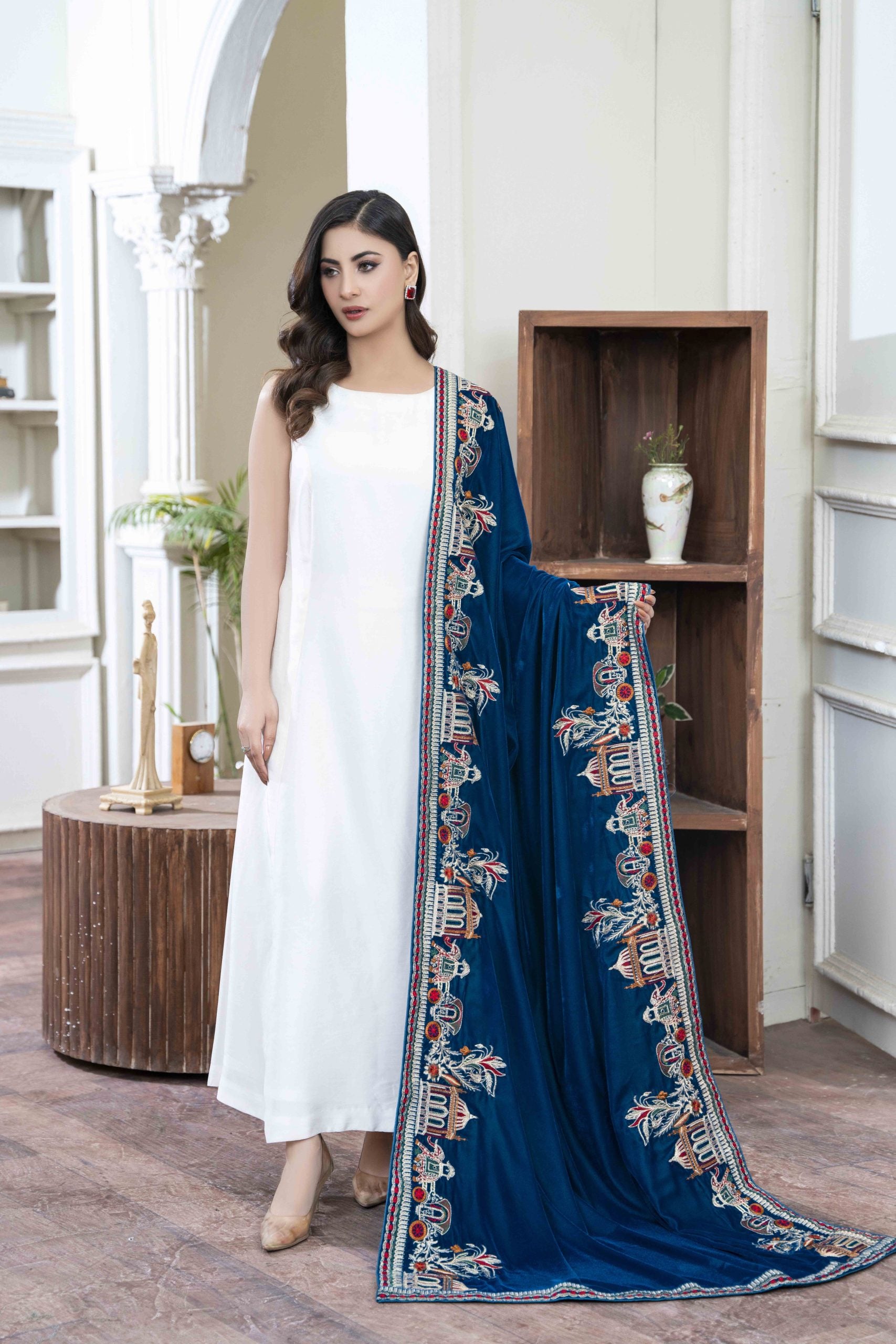 Zareen Shawl - Parizad by Hadia Batool