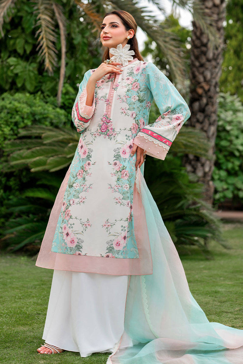 ROSEY WONDERLAND - Mid Summer Dream by Zainab Salman