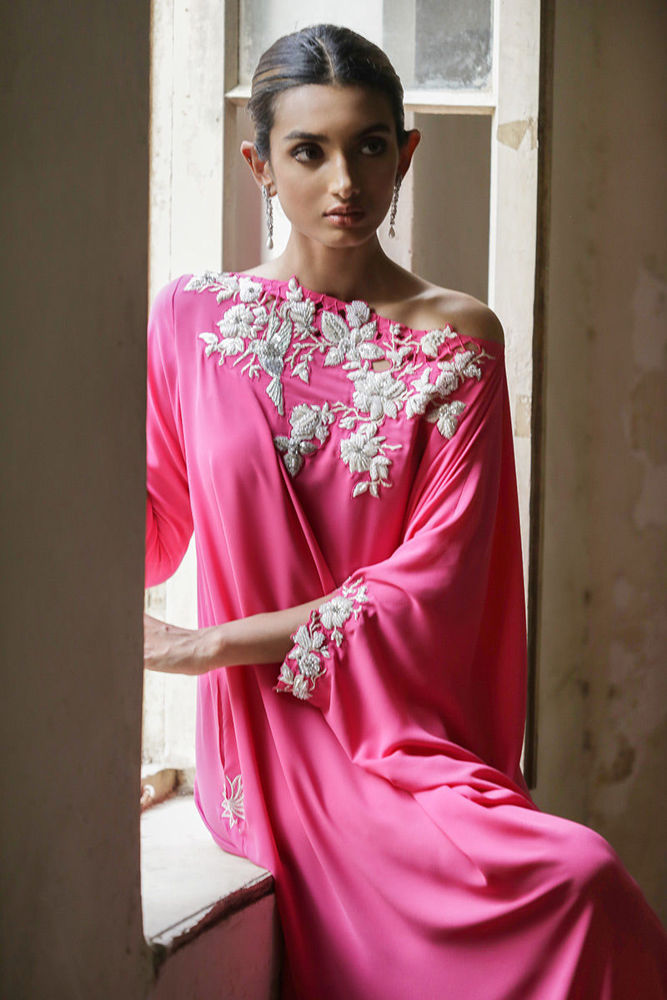 V-03 - Signature Kaftans by Rozina Munib