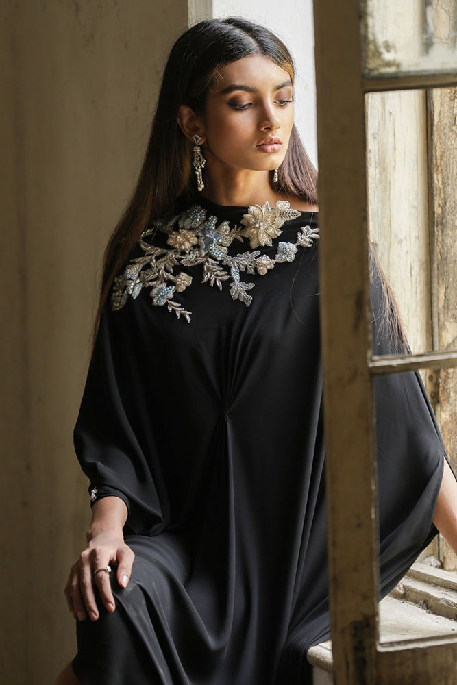 V-09 - Signature Kaftans by Rozina Munib