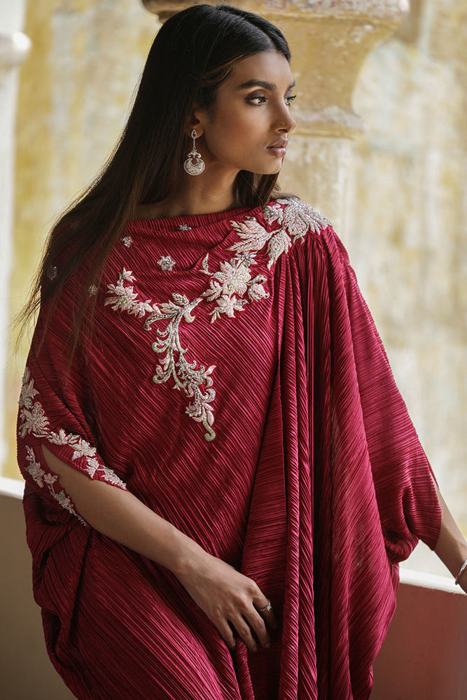 V-13 - Signature Kaftans by Rozina Munib