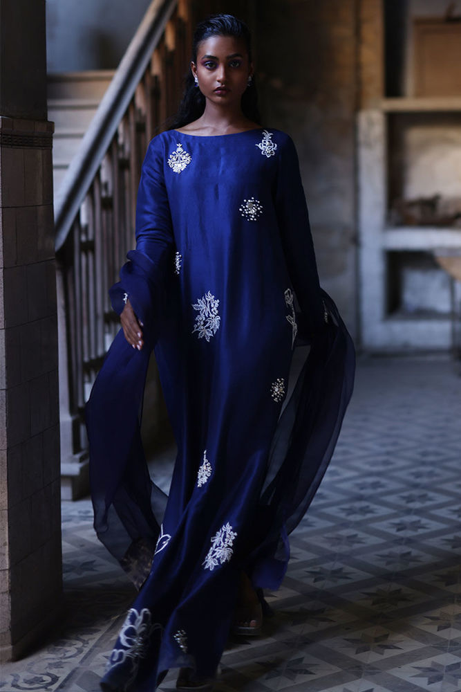 LC-2 - Signature Kaftans by Rozina Munib