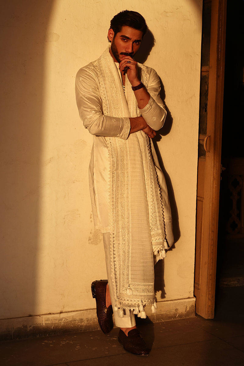 Gul-e-Daudi - Ankh Macholi Festive Edit by MNR