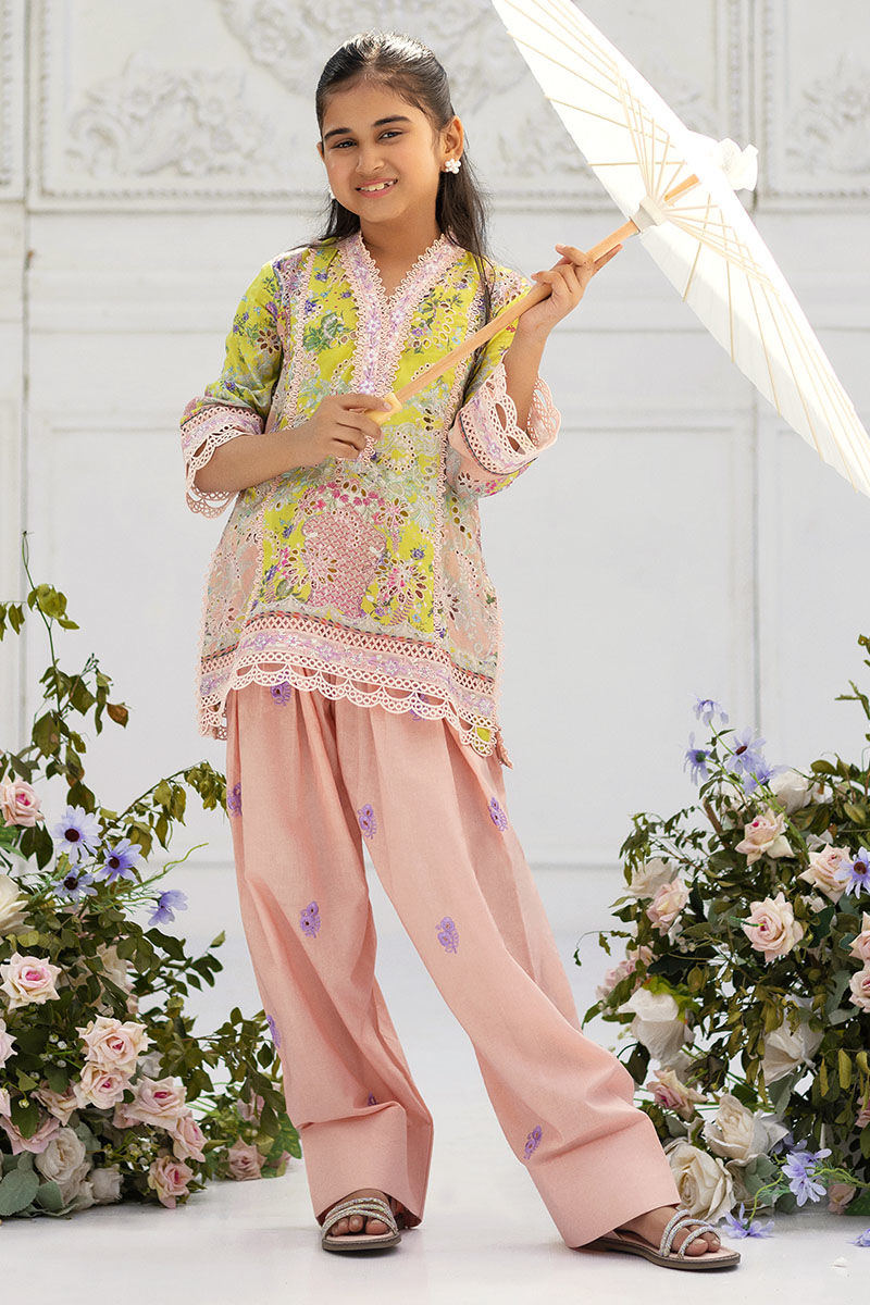 Minha - Girl - Wien Family Edit 25 by Ansab Jahangir Studio