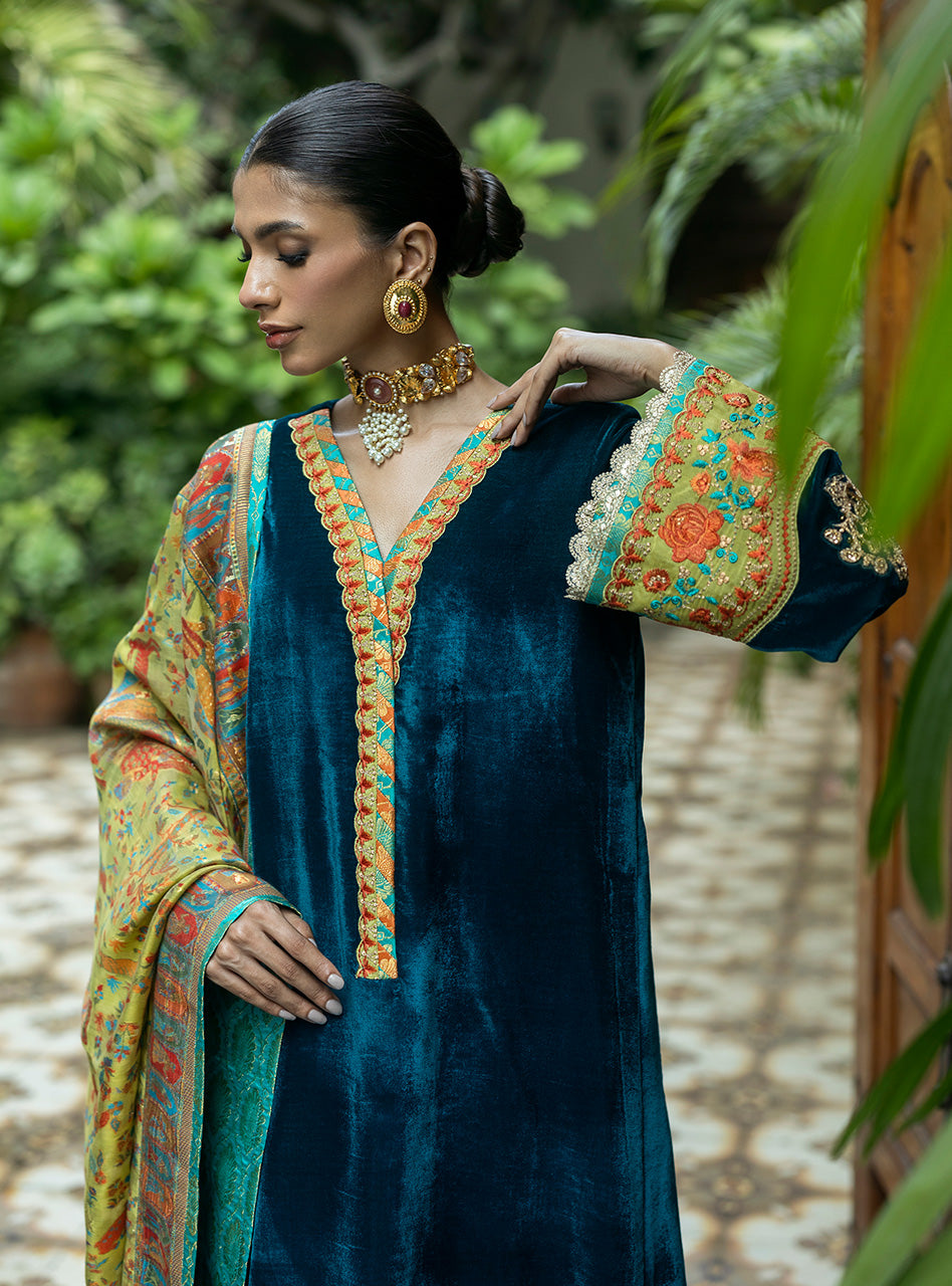 Soltani - Makhmal Luxe Pret by Zainab Chottani