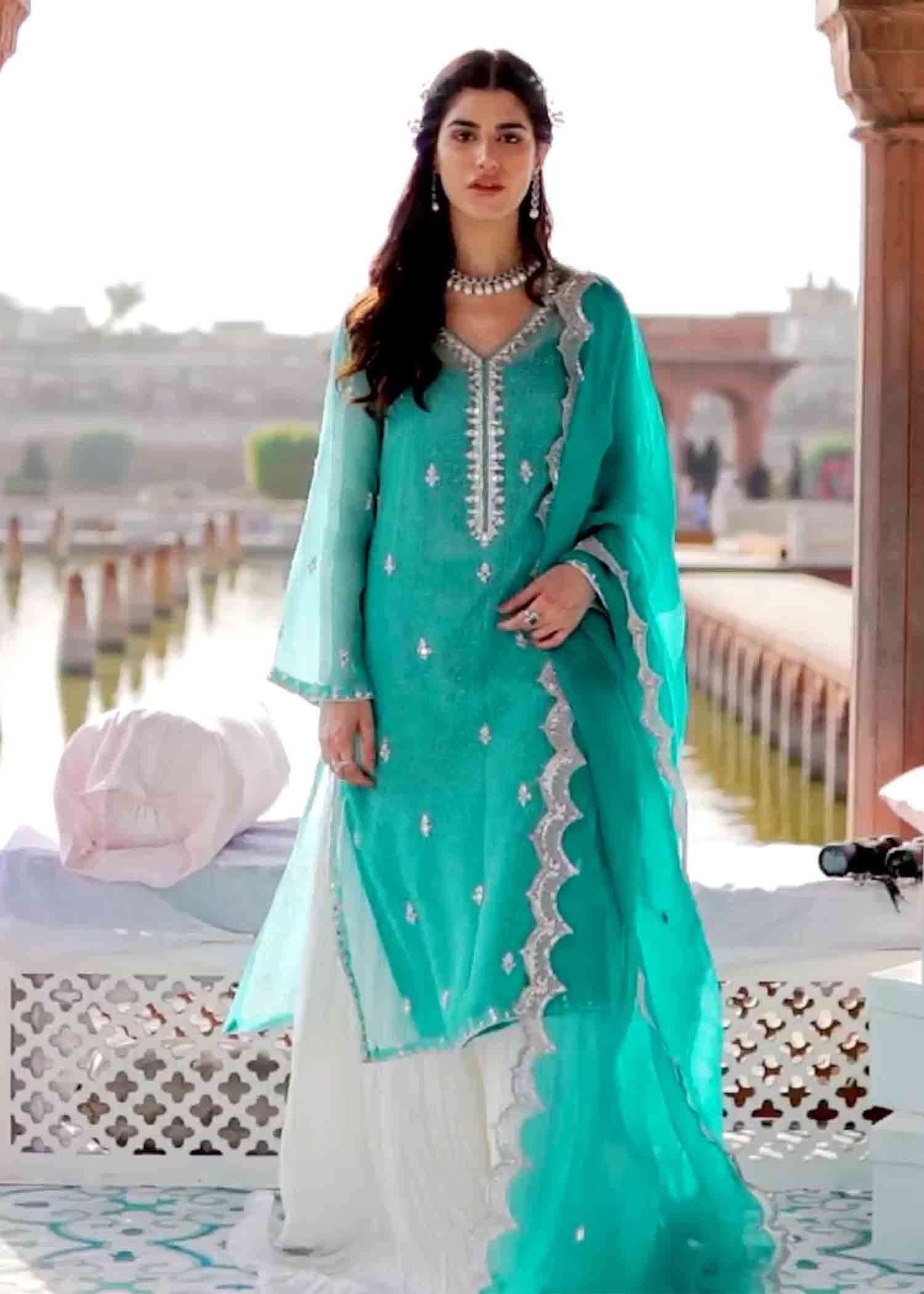 Amaira Kurta