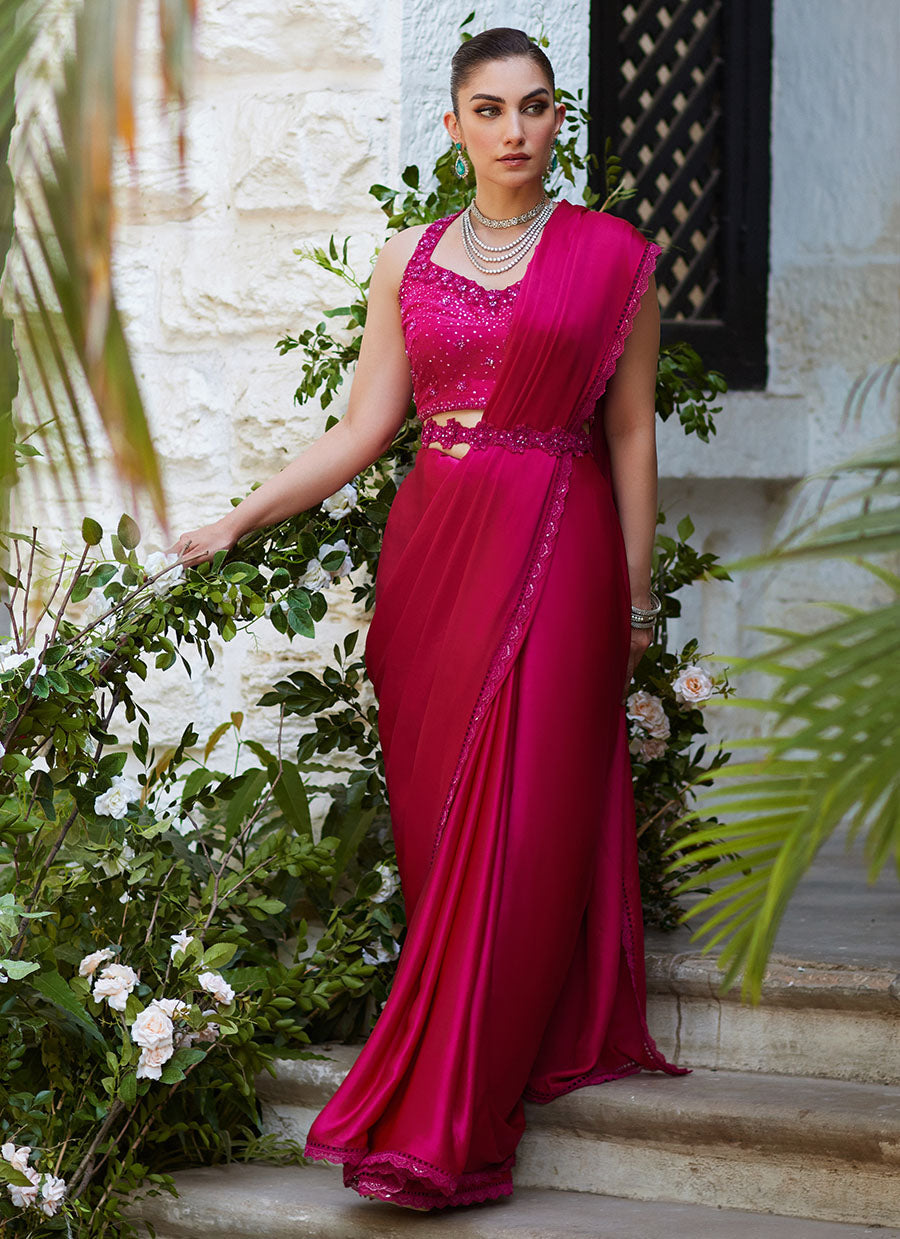 Vezeen Magenta Saree - Mayna Festive Luxe Pret '24 by farahtalibaziz