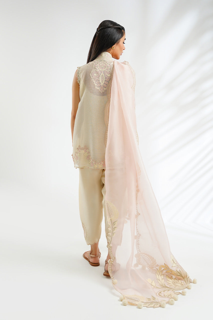 Shrey - Inaya Luxe by Sania Maskatiya